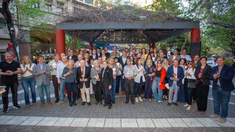 Comercios con historia: Ulpiano Suarez distinguió negocios con más de medio siglo de vida