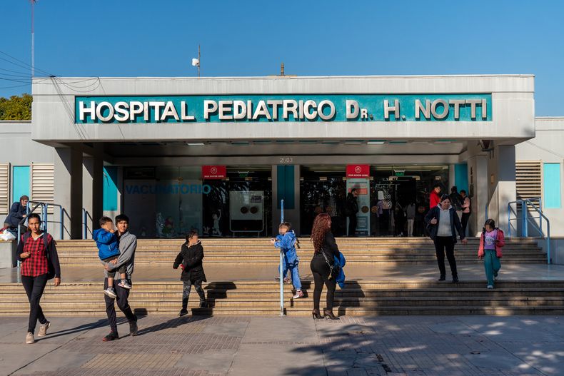 Gripe en Mendoza: hospitales saturados y fuerte impacto en las aulas por los contagios.