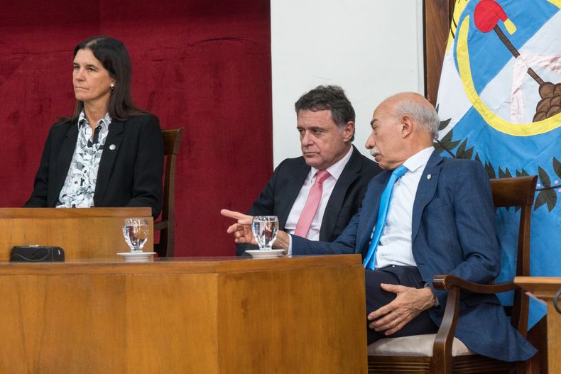Palermo (centro) vot&oacute; en disidencia, en tanto que Valerio (derecha) vot&oacute; a favor de la inconstitucionalidad