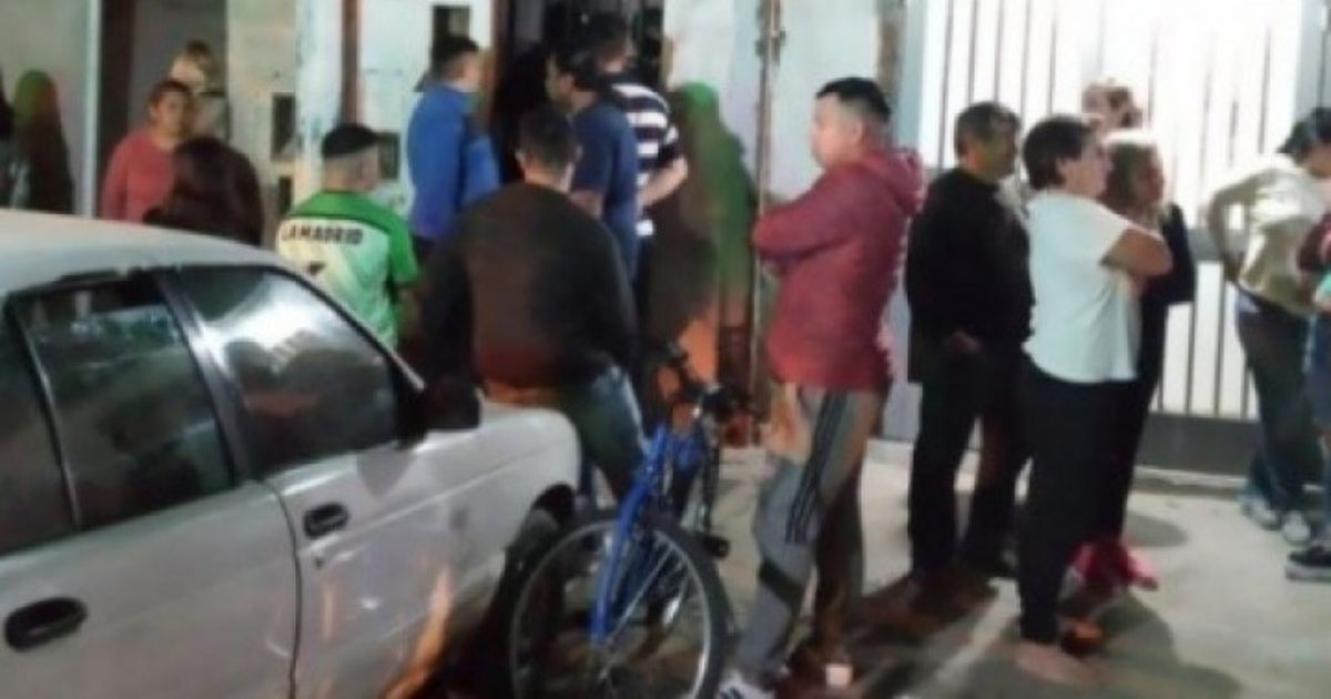 Matan a balazos a una joven pareja y a su hija de 6 años