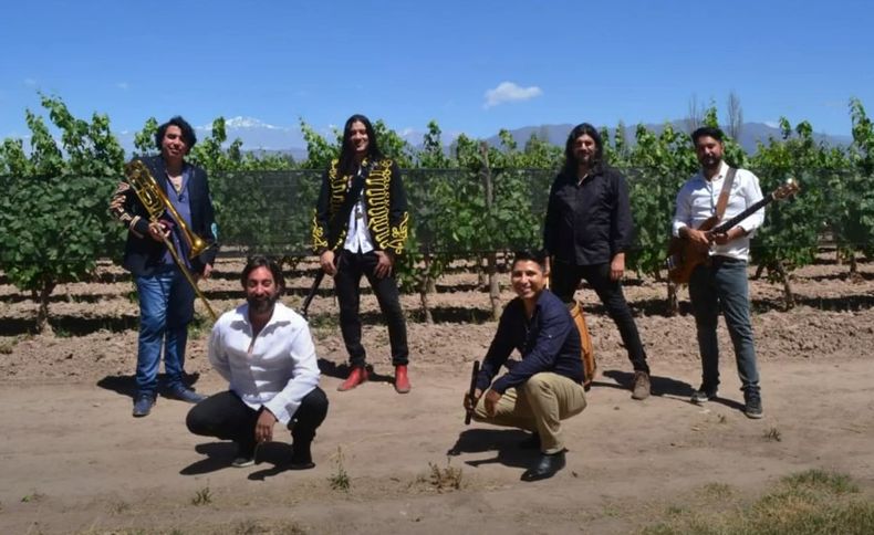 Ángel Folck Rock se presentará esta noche junto a Julián Manrique y Los manyines de Cuyo en el Le Parc.