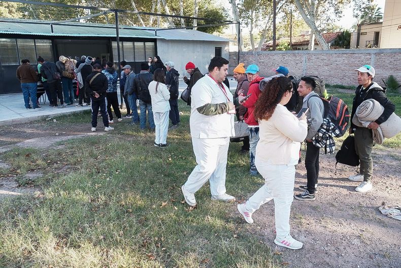 Mendoza refuerza la asistencia a personas en situación de calle con un operativo integral.