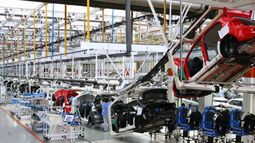 La producción de autos cayó 19,8% en junio