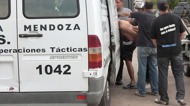 Sitio Andino | allanamiento Godoy Cruz, drogas, barrio Sarmiento II, detenidos, delincuentes, secuestro, estupefacientes