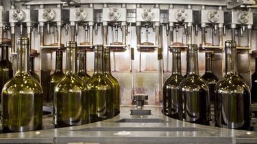 Botellas: con pedidos 15% superiores, 35  bodegas se aseguraron 1,5 millón compradas por la Provincia