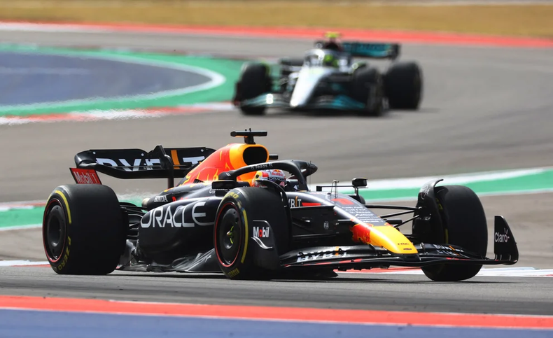 El campeón Verstappen se quedó con la victoria.