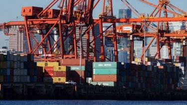 China desplazó a Brasil como principal socio comercial de la Argentina en abril