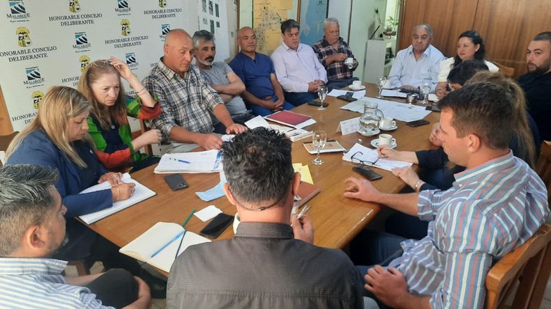Reunión entre crianceros de Malargüe y autoridades provinciales, donde surgieron temas vinculados a la seguridad e Ruta Provincial 222.