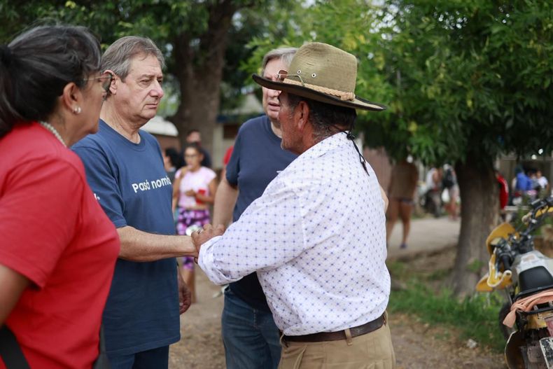 Tras la crecida del Río Diamante, Omar Félix recorrió las zonas afectadas y supervisó el operativo municipal