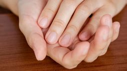 Qué dice la psicología sobre las personas que llevan siempre las uñas cortas
