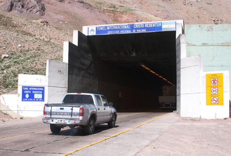 Túnel Internacional, Cristo Redentor.