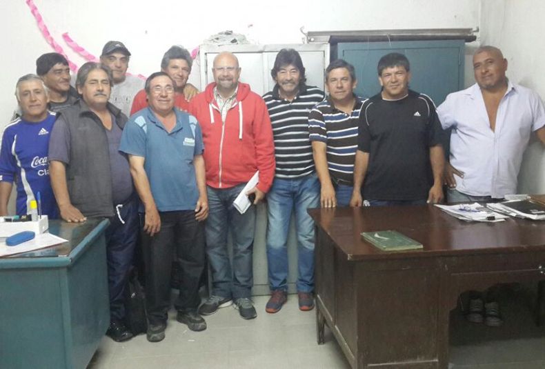 Lobos en campaña