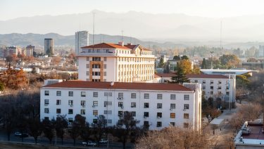 El Gobierno de Mendoza confirmó cuándo cobran los sueldos de febrero los estatales. El Gobierno de Mendoza confirmó cuándo cobran los sueldos de febrero los estatales.