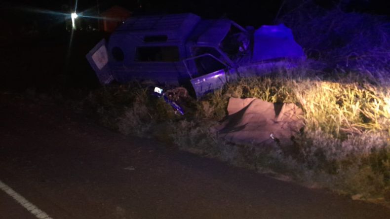 En Santa Rosa un auto chocó a una moto y el conductor del rodado menor falleció en el acto. 