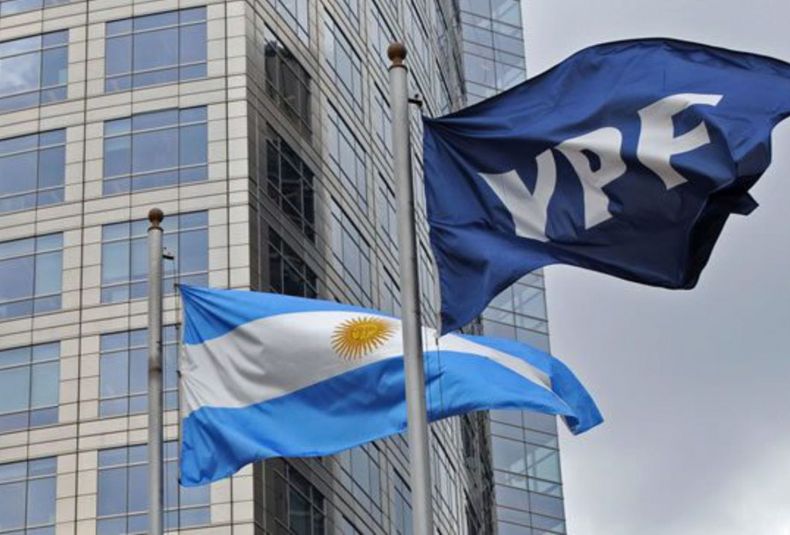 La Justicia estadounidense orden&oacute; al Estado argentino a entregar el 51% de las acciones de YPF.