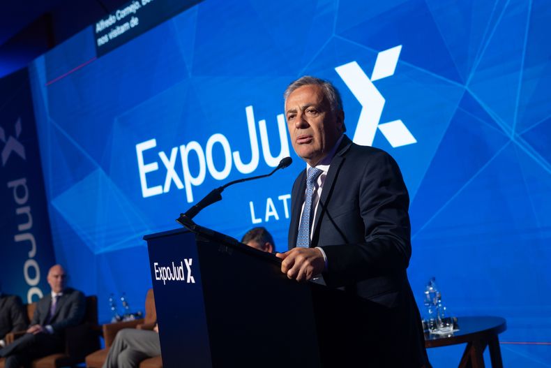 Cornejo destacó el compromiso de Mendoza con la modernización del Estado y la transformación digital. Cornejo destacó el compromiso de Mendoza con la modernización del Estado y la transformación digital.