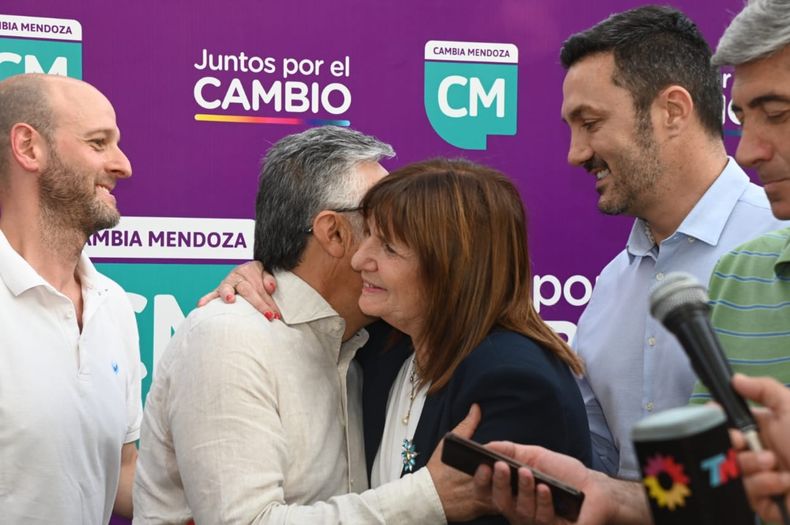 Patricia Bullrich, Alfredo Cornejo, provincia de Mendoza, abrazo