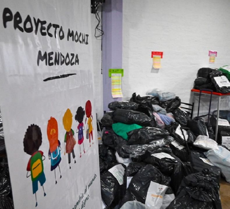 Solidaridad en Mendoza: el Proyecto Mochi está en marcha y buscan juntar 3.146 mochilas.