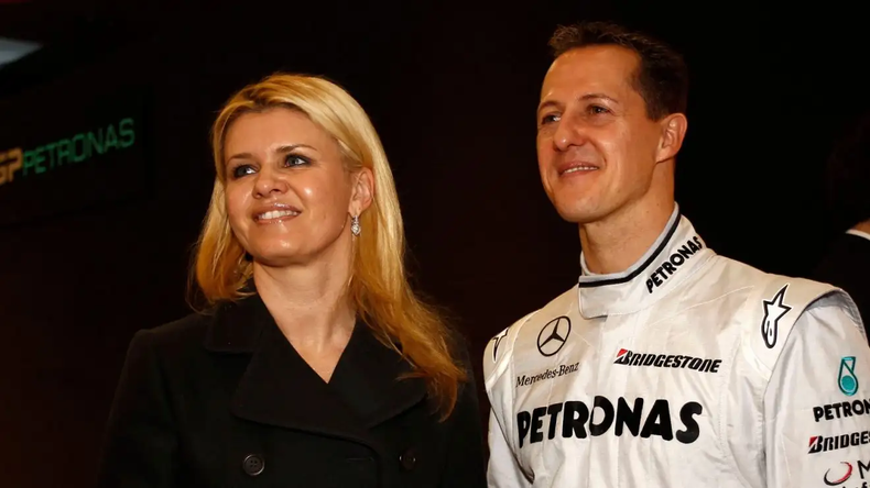 Michael Schumacher la batalla.