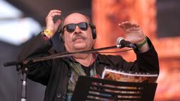 Litto Nebbia cumplió 75 años y sigue editando discos y marcando el rumbo.