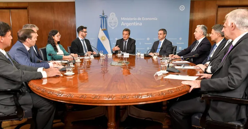 Massa extendió los acuerdos de precios a los medicamentos nacionales.