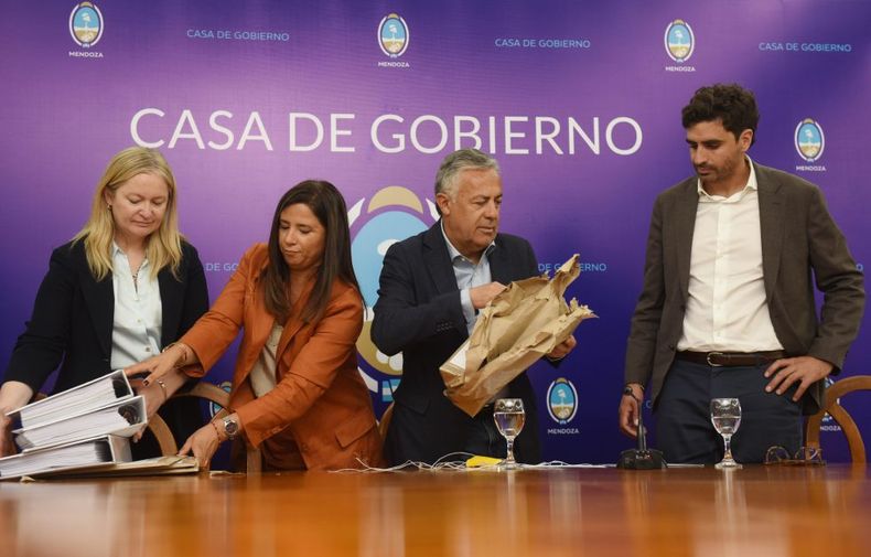 Tren de Cercanías del Este: diez empresas compiten por la obra ferroviaria