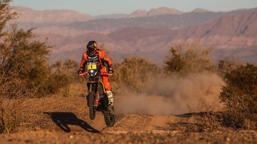 Daniel Sanders sobresalió entre las motos durante una exigente primera etapa del Desafío Ruta 40 disputada en San Juan. Daniel Sanders sobresalió entre las motos durante una exigente primera etapa del Desafío Ruta 40 disputada en San Juan.