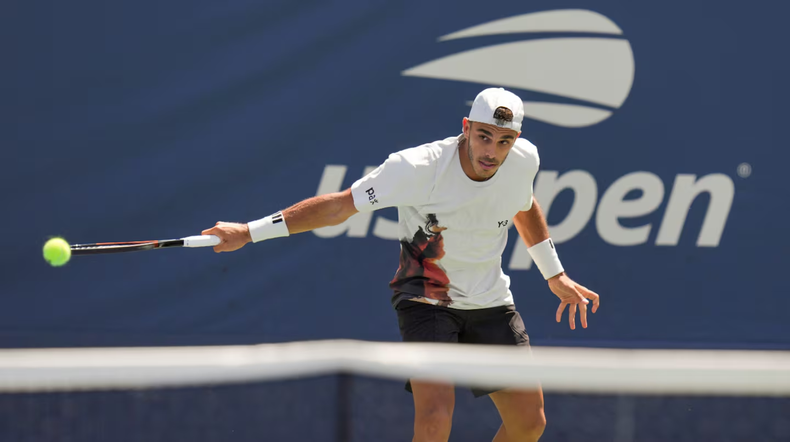 Francisco Cerúndolo, que viene de un año complicado, enfrentará al suizo Leandro Riedi (435° del ranking) este jueves 28 de agosto.