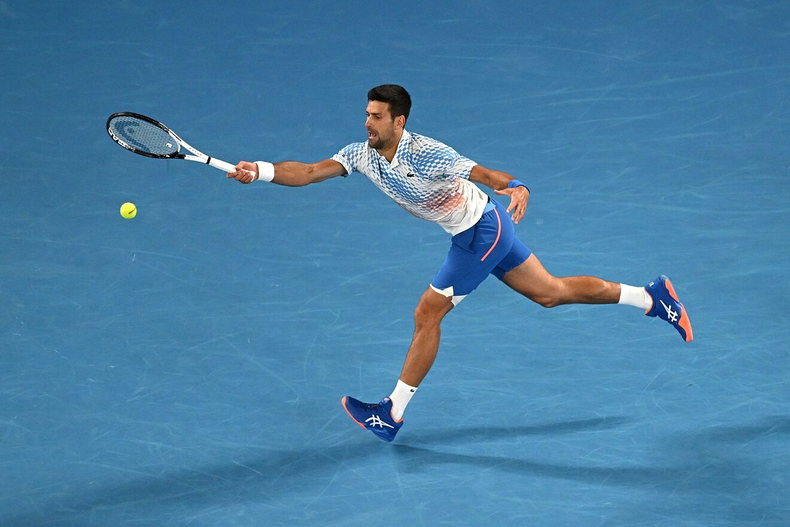 Novak Djokovic avanza de ronda.