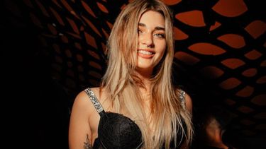 Martita Fort súper sensual y sin censura desde las playas de Miami.