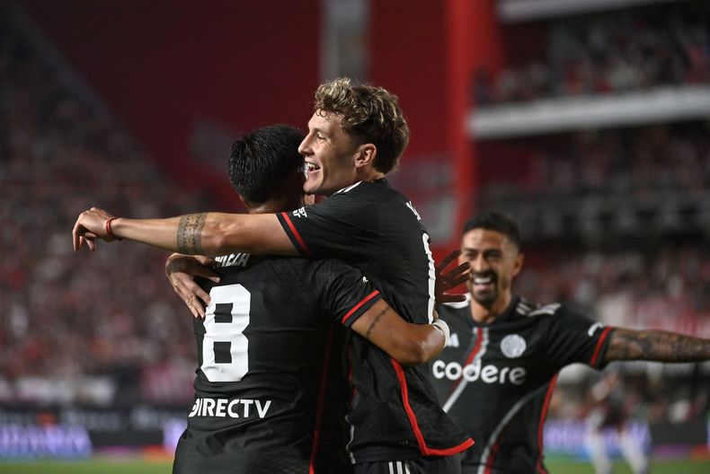 Colidio abrió el marcador en el gran triunfo de River en La Plata