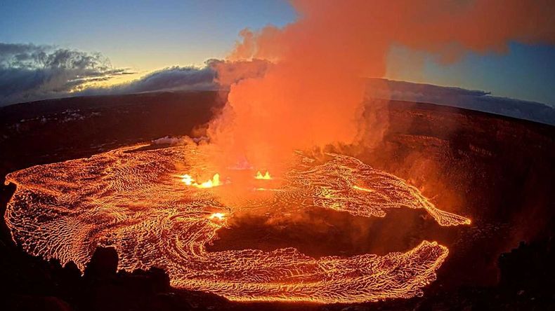 El volcán Kilauea, Hawai, entró en erupción.