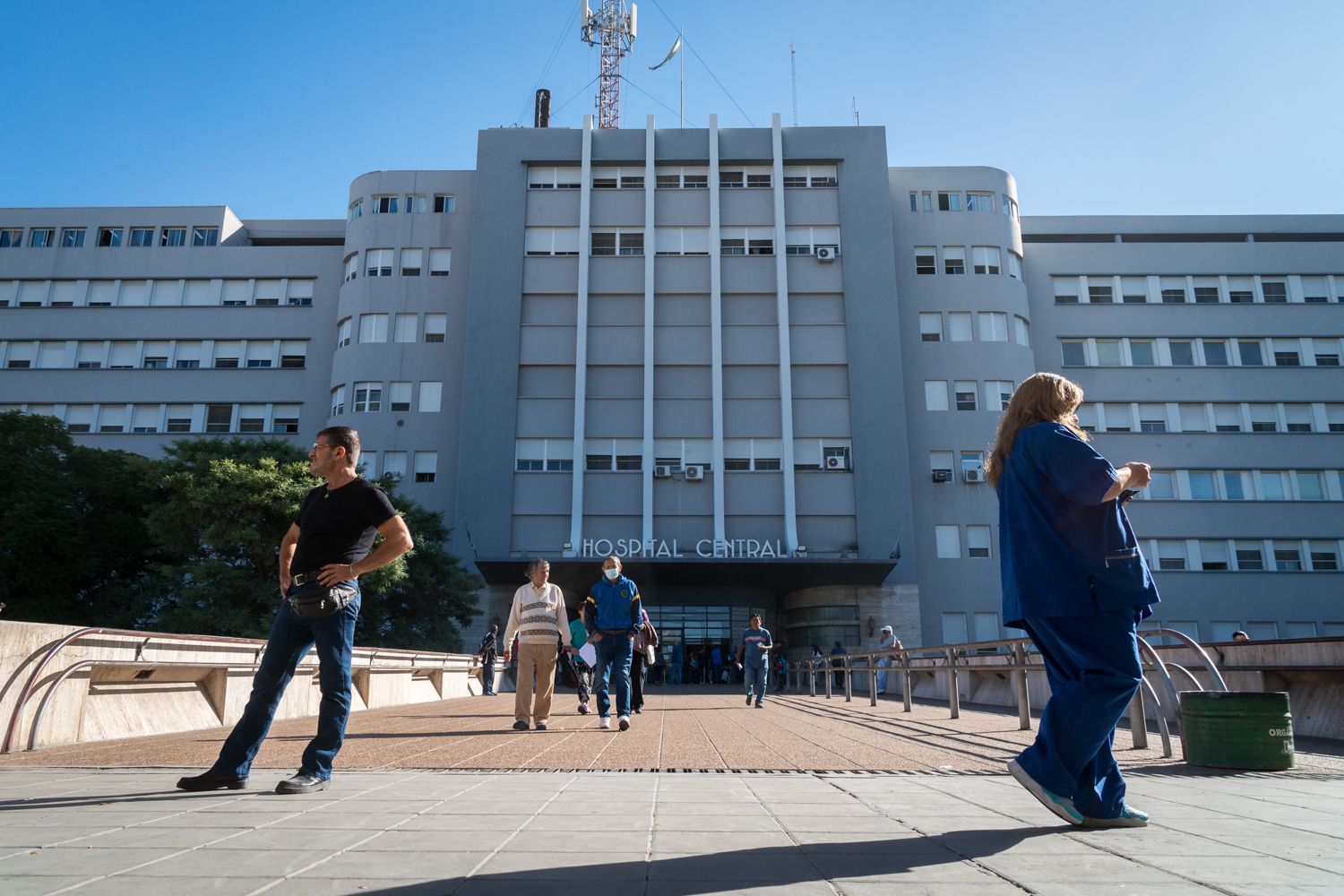 Misteriosa fuga en el Hospital Central: buscan a un paciente acusado de robo Misteriosa fuga en el Hospital Central: buscan a un paciente acusado de robo
