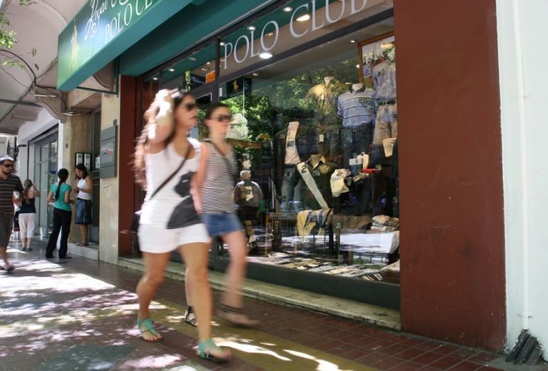 Rotundo rechazo: los empleados de comercios se niegan a trabajar los domingos.