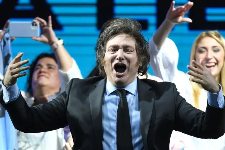 Javier Milei tiene 53 años y es licenciado en Economía. Javier Milei tiene 53 años y es licenciado en Economía.