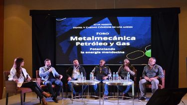 Durante el Foro, YPF expuso su plan para elevar la producción de petróleo en Mendoza