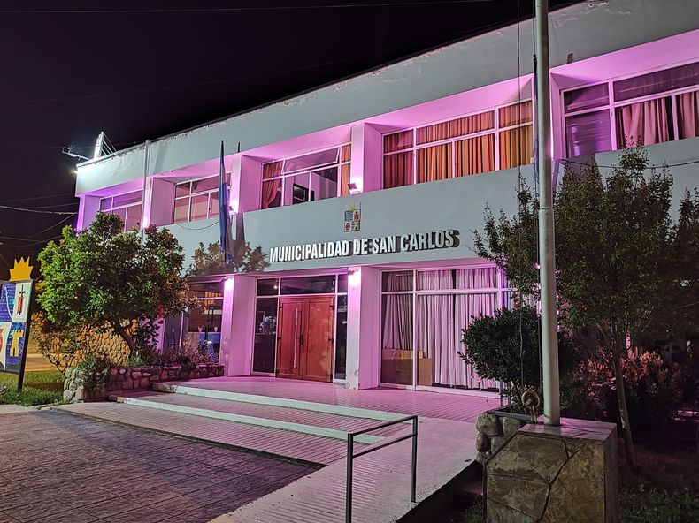 El municipio de San Carlos inaugur&oacute; una obra de asfalto y cloacas en La Consulta.