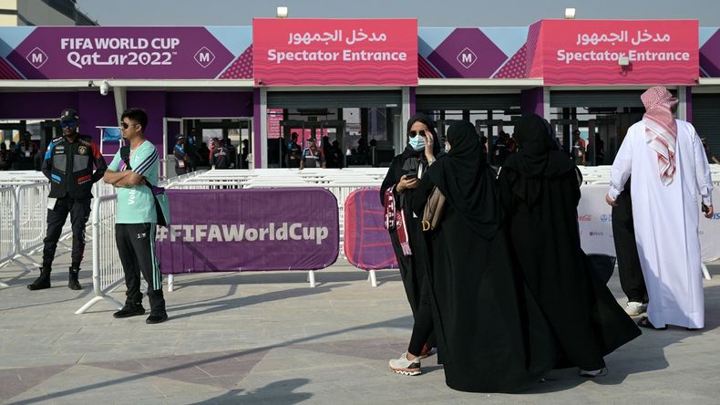 Qatar 2022: puntapié inicial para el Mundial del fútbol y las tensiones culturales.