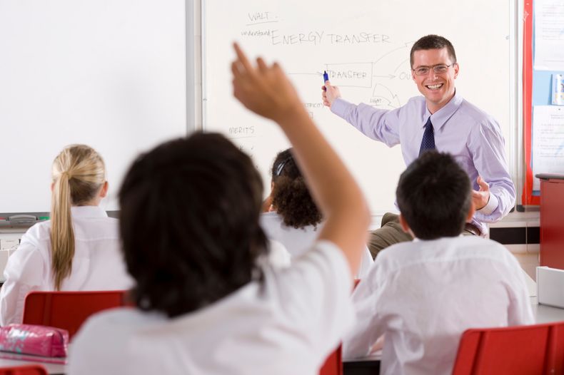 La DGE confirmó que ningún nivel de educación formal tiene clases. Imagen generada con IA