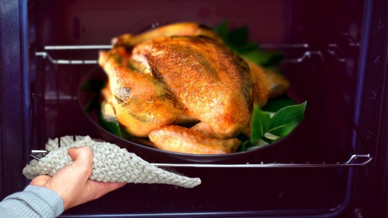 La carne vacuna pesa en el bolsillo y el pollo se encamina a un récord de consumo