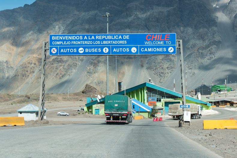 complejo los libertadores, paso a chile, cruce a chile, aduana, tramites, cartel chile, complejo viejo.jpg