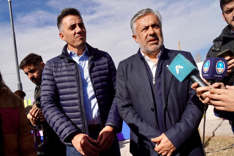 Alfredo Cornejo entrega de, centro Cívico, jardín de infante, juegos, niños