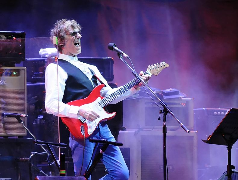 Día Nacional del Músico, en homenaje a Spinetta.