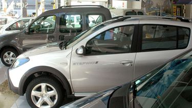 Cuántos sueldos se necesitan hoy para comprar un auto 0km en Argentina Cuántos sueldos se necesitan hoy para comprar un auto 0km en Argentina