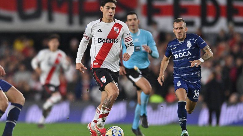 River fue contundente ante Gimnasia y ya está en semifinales: ahora va por Rosario Central. River fue contundente ante Gimnasia y ya está en semifinales: ahora va por Rosario Central.