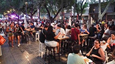 La Arístides Villanueva se llena de brujas: cómo se prepara Ciudad para festejar Halloween. La Arístides Villanueva se llena de brujas: cómo se prepara Ciudad para festejar Halloween.