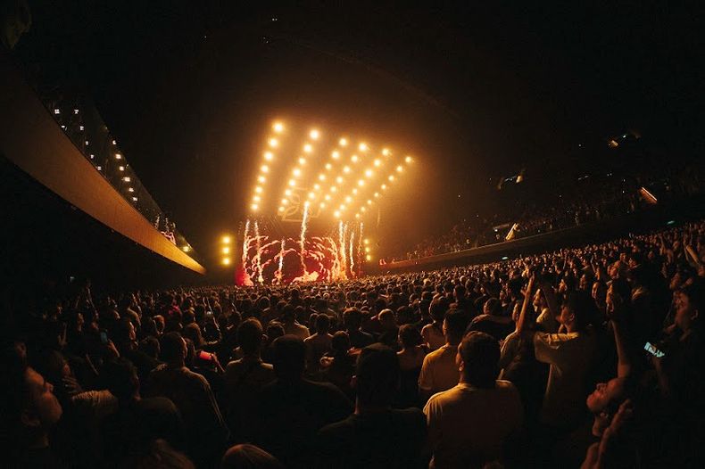 El público del Movistar Arena disfrutó de un show de alto nivel escenográfico, audiovisual y sonoro
