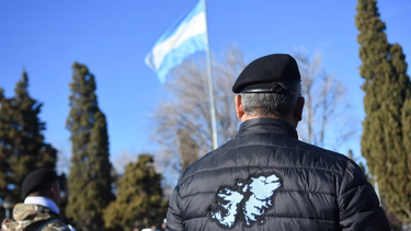 Sitio Andino | Veteranos de Malvinas - Bandera Argentina