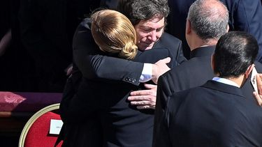Qué hizo Milei con Meloni tras el funeral del papa Francisco.