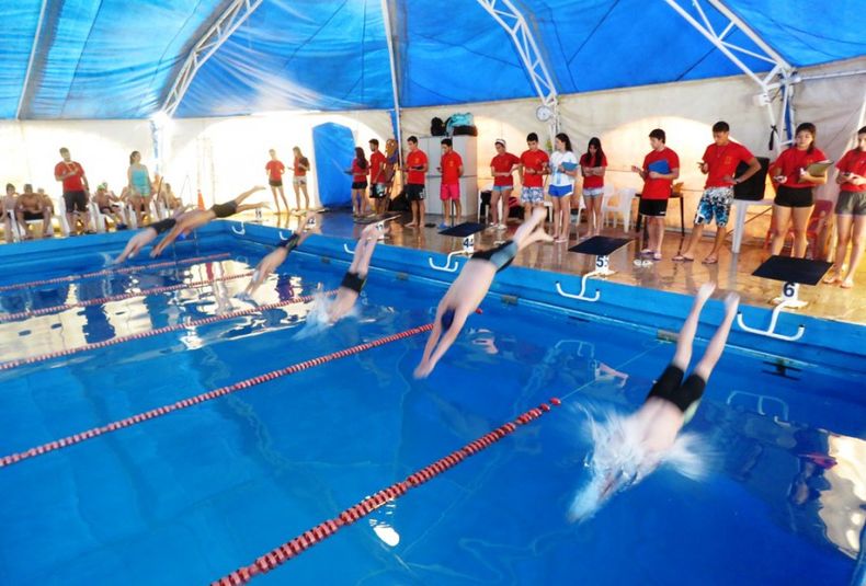 16 Torneo del Estudiante. En la pileta climatizada del San Rafael Tenis Club, se disputó una nueva fecha del circuito provincial Promocional de natación. Jueves 22 09 16